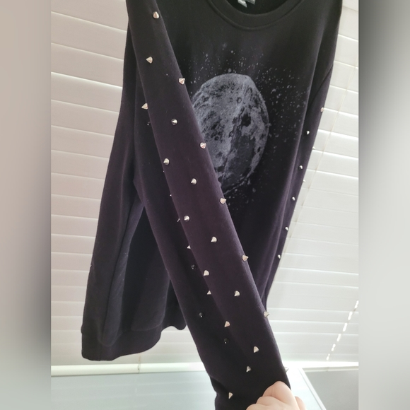 Moon sweater with spikes - Picture 4 of 7